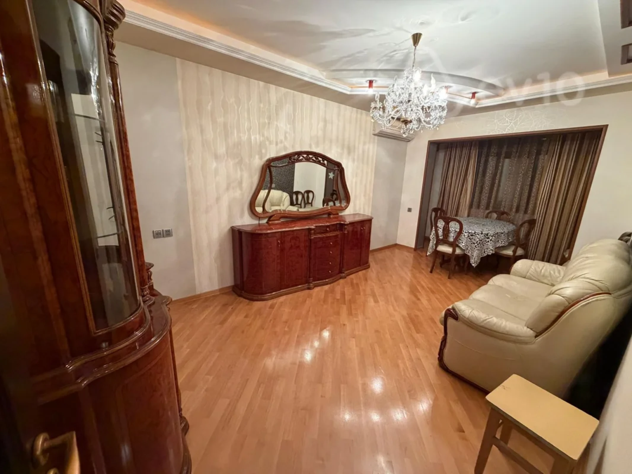 Kirayə verilir 4 otaqlı köhnə tikili 110 m²