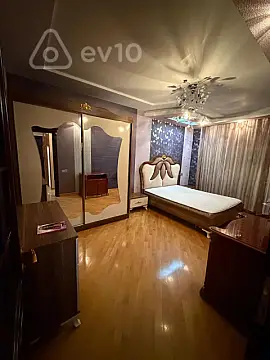 Kirayə verilir 4 otaqlı köhnə tikili 110 m²