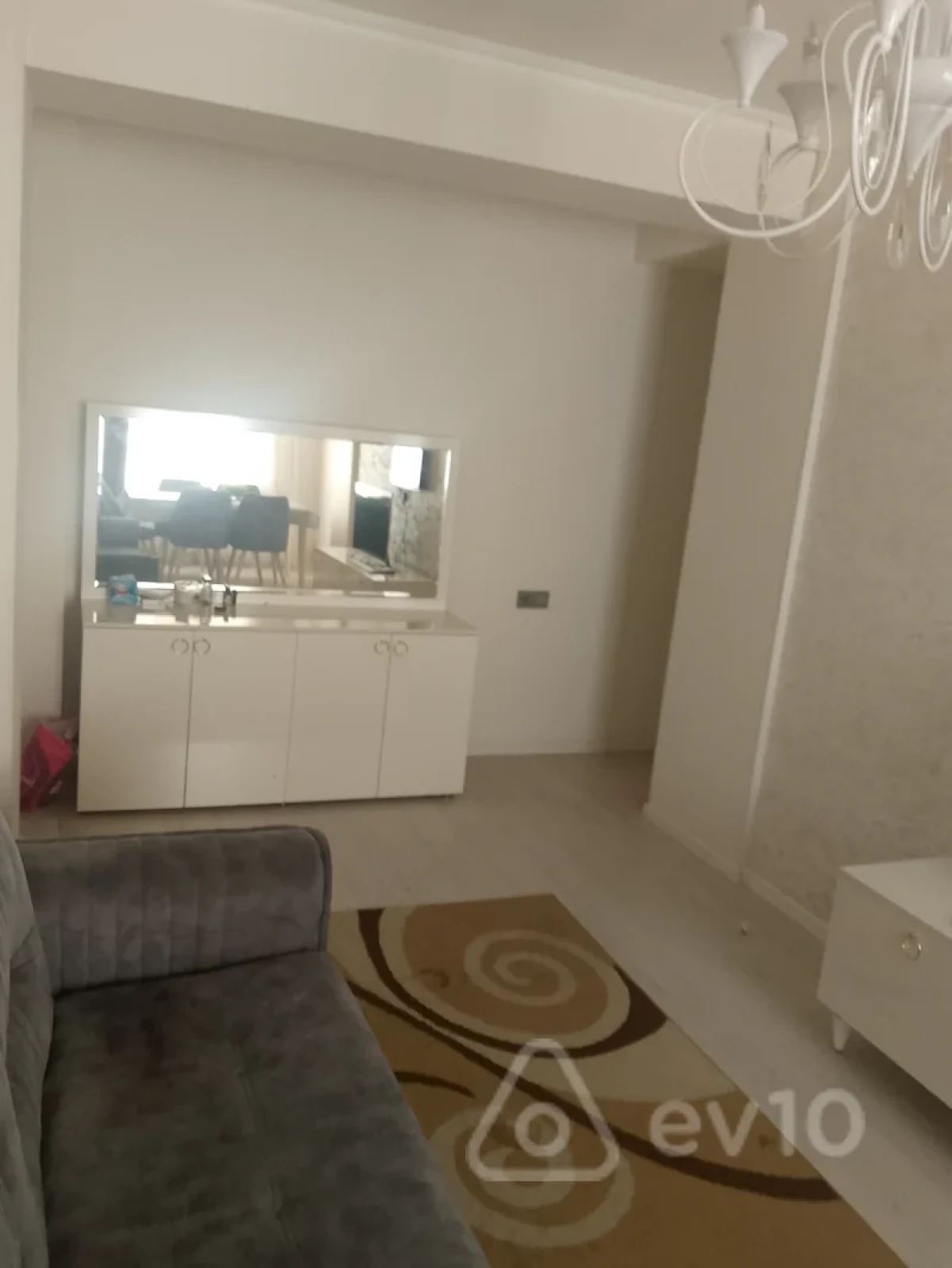 Kirayə verilir 2 otaqlı yeni tikili 70 m²
