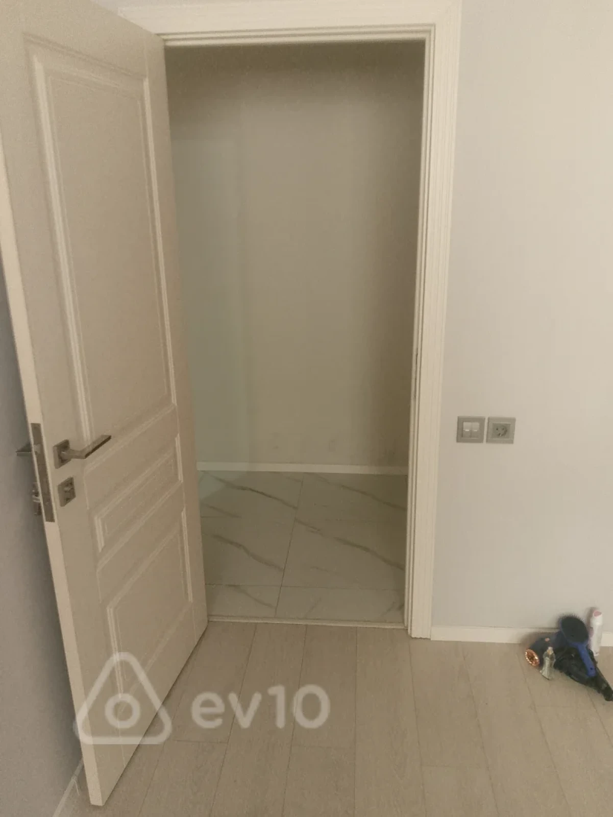 Kirayə verilir 2 otaqlı yeni tikili 70 m²