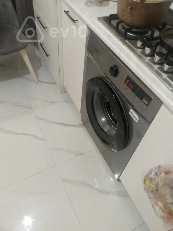 Kirayə verilir 2 otaqlı yeni tikili 70 m²