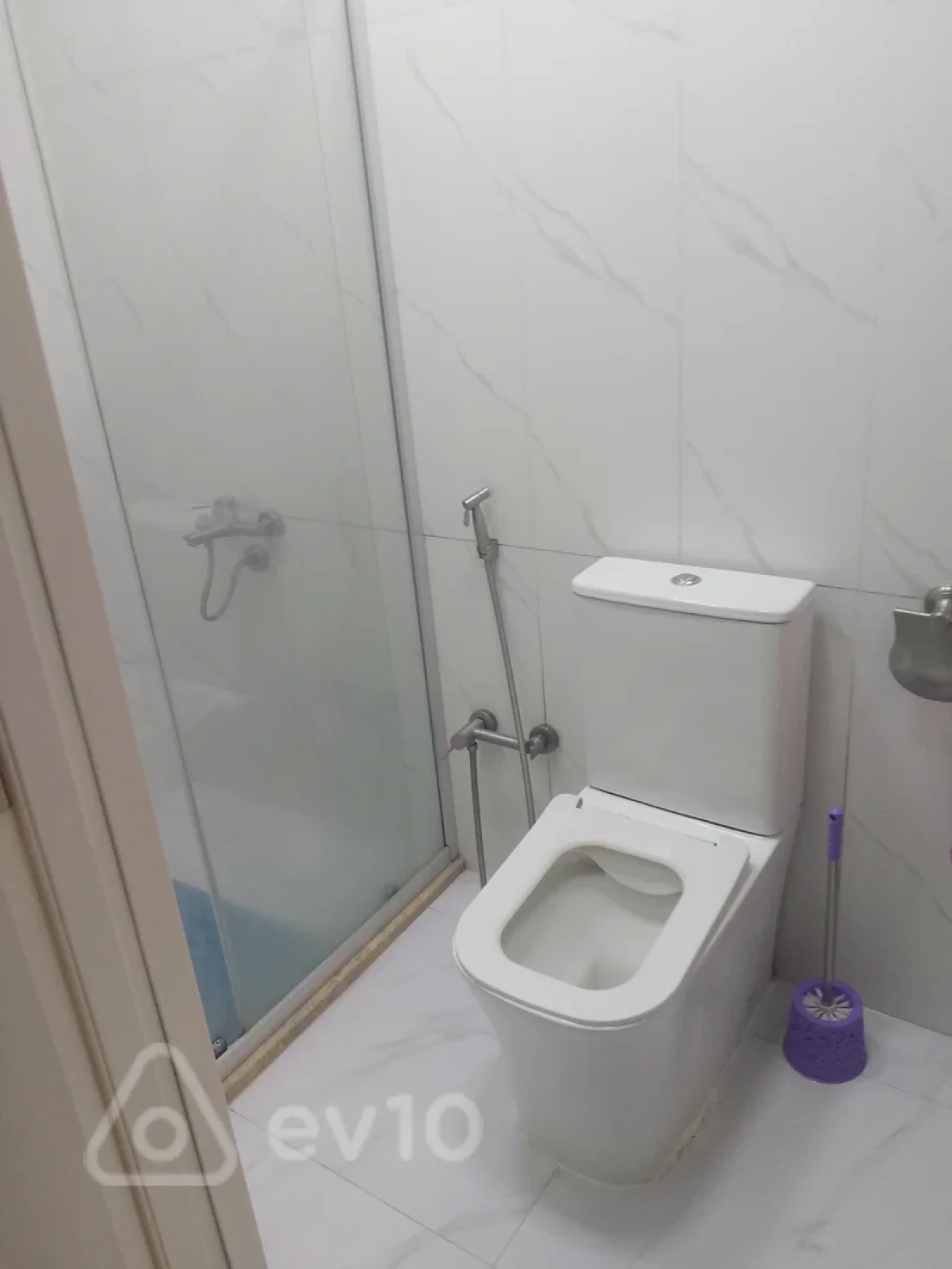 Kirayə verilir 2 otaqlı yeni tikili 70 m²