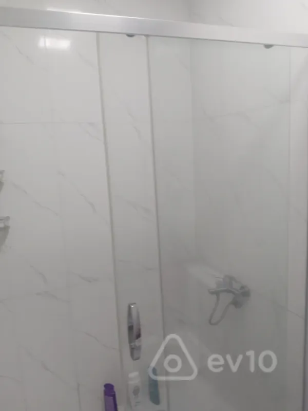 Kirayə verilir 2 otaqlı yeni tikili 70 m²