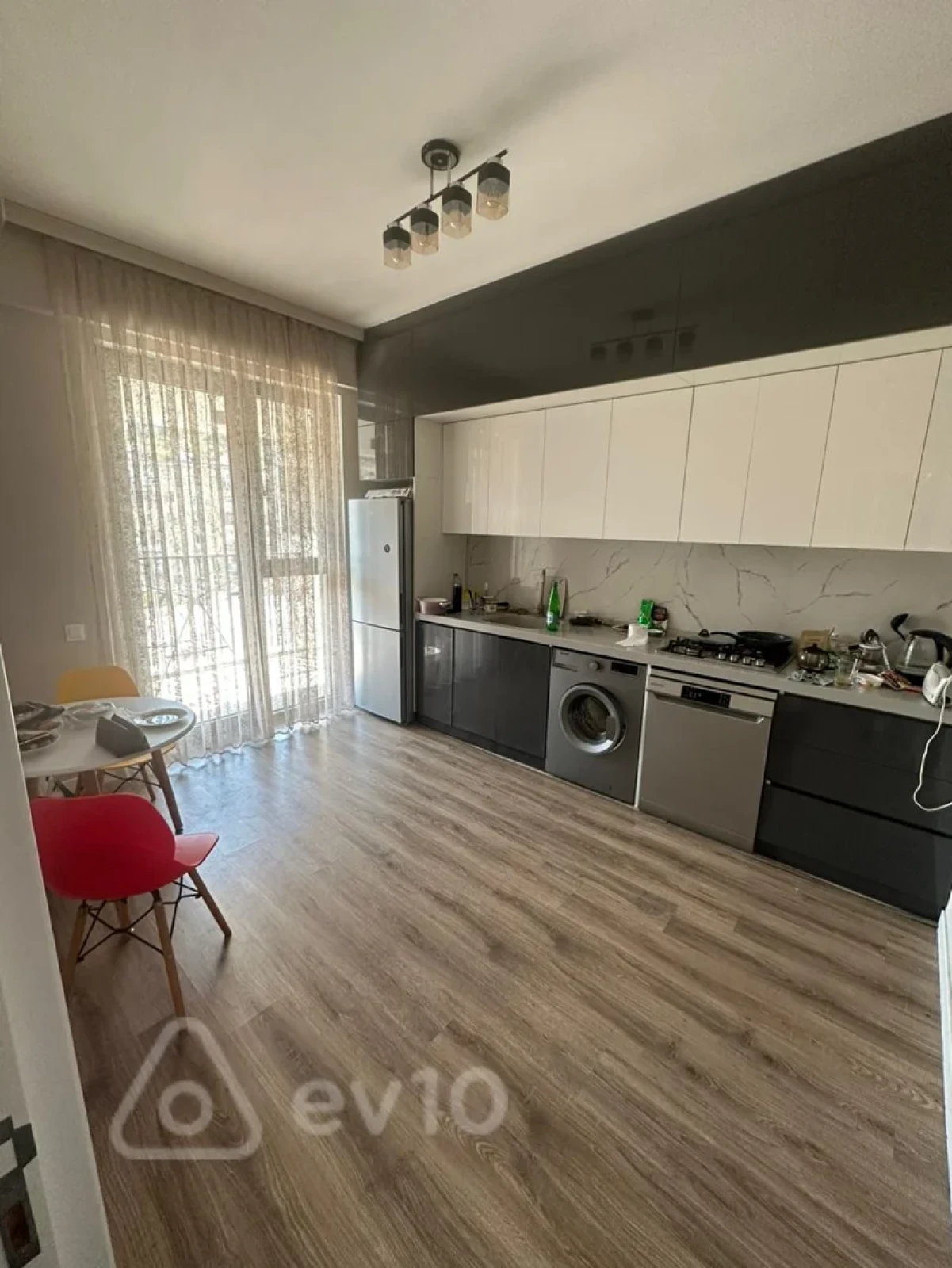 Kirayə verilir 2 otaqlı yeni tikili 80 m²
