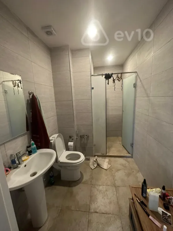 Kirayə verilir 2 otaqlı yeni tikili 80 m²