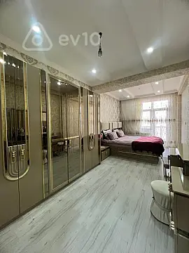 Kirayə verilir 2 otaqlı yeni tikili 70 m²