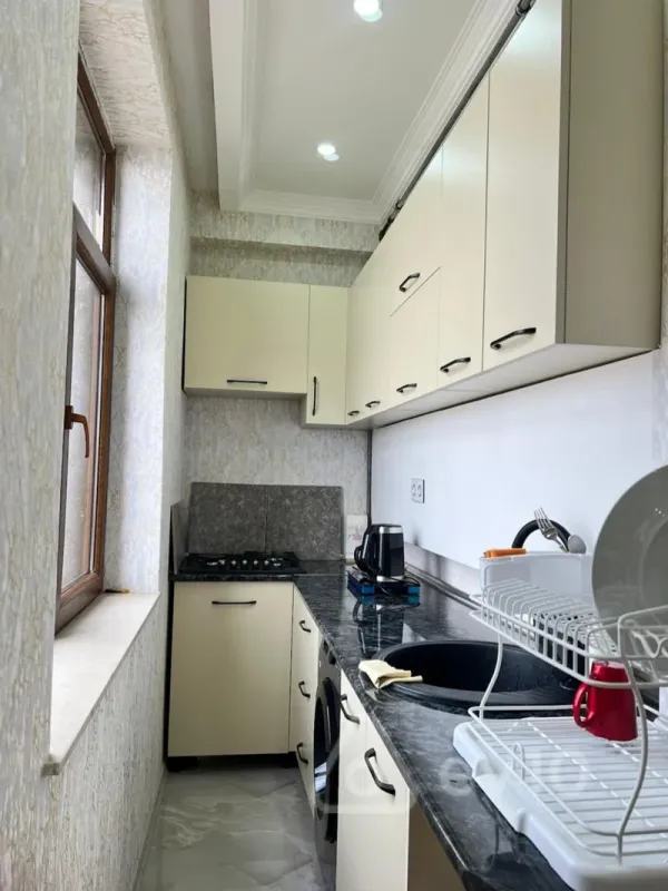 Kirayə verilir 2 otaqlı yeni tikili 70 m²