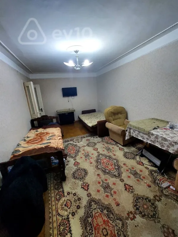 Kirayə verilir 2 otaqlı köhnə tikili 35 m²