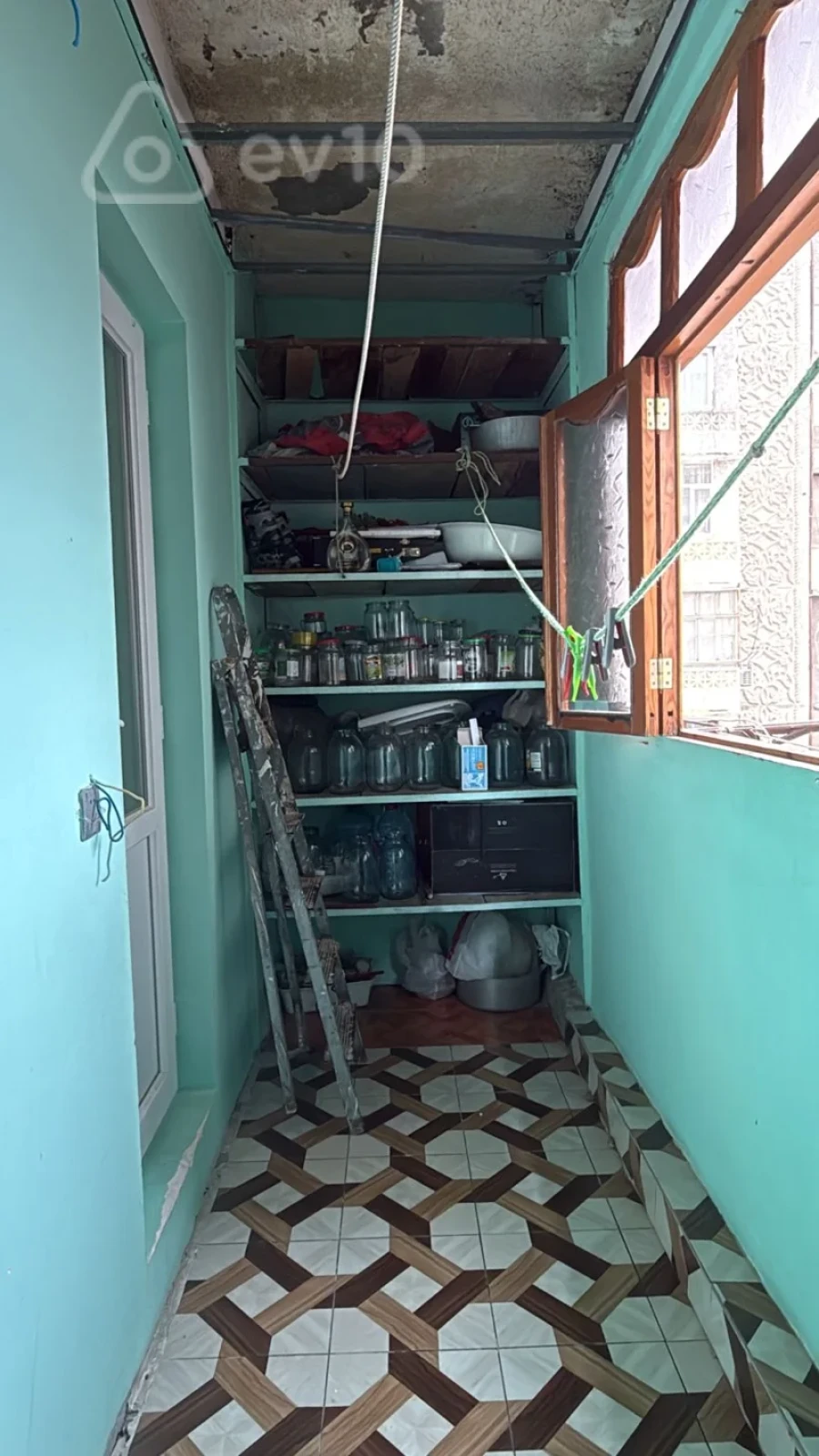 Satılır 2 otaqlı köhnə tikili 45 m²