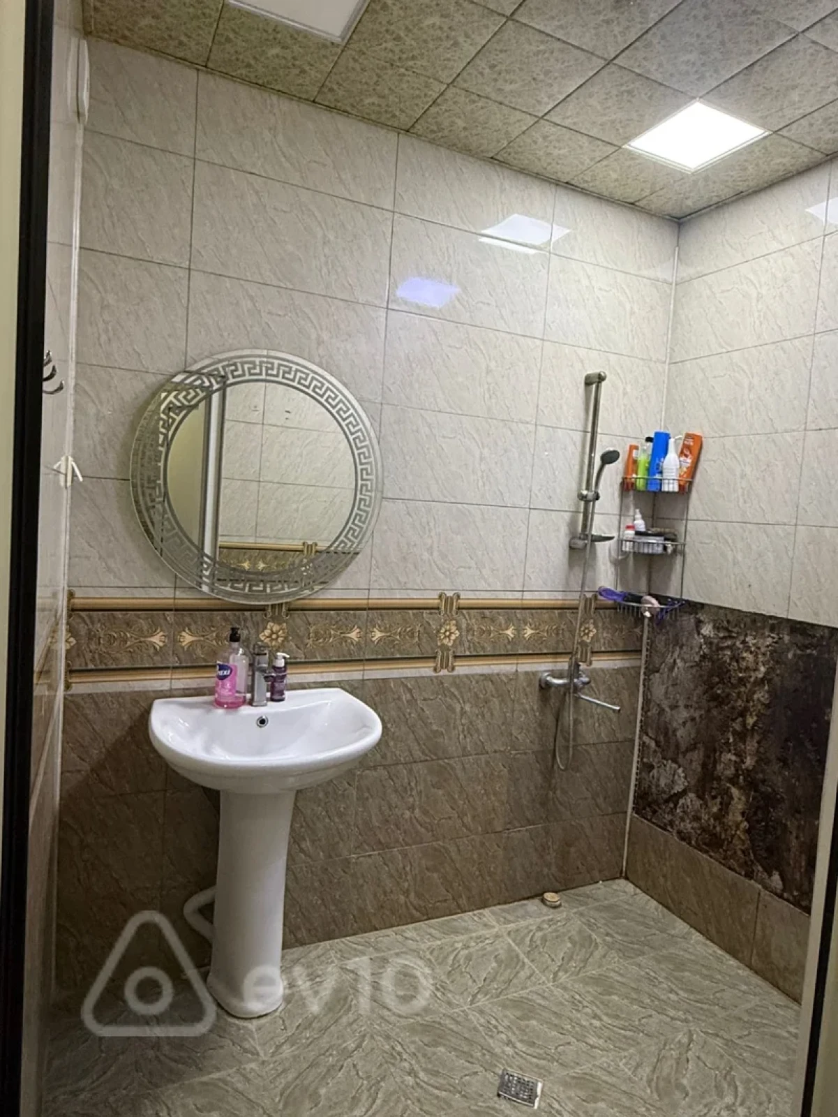 Satılır 2 otaqlı köhnə tikili 45 m²