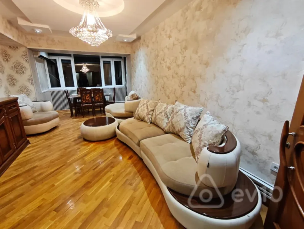 Kirayə verilir 3 otaqlı köhnə tikili 80 m²