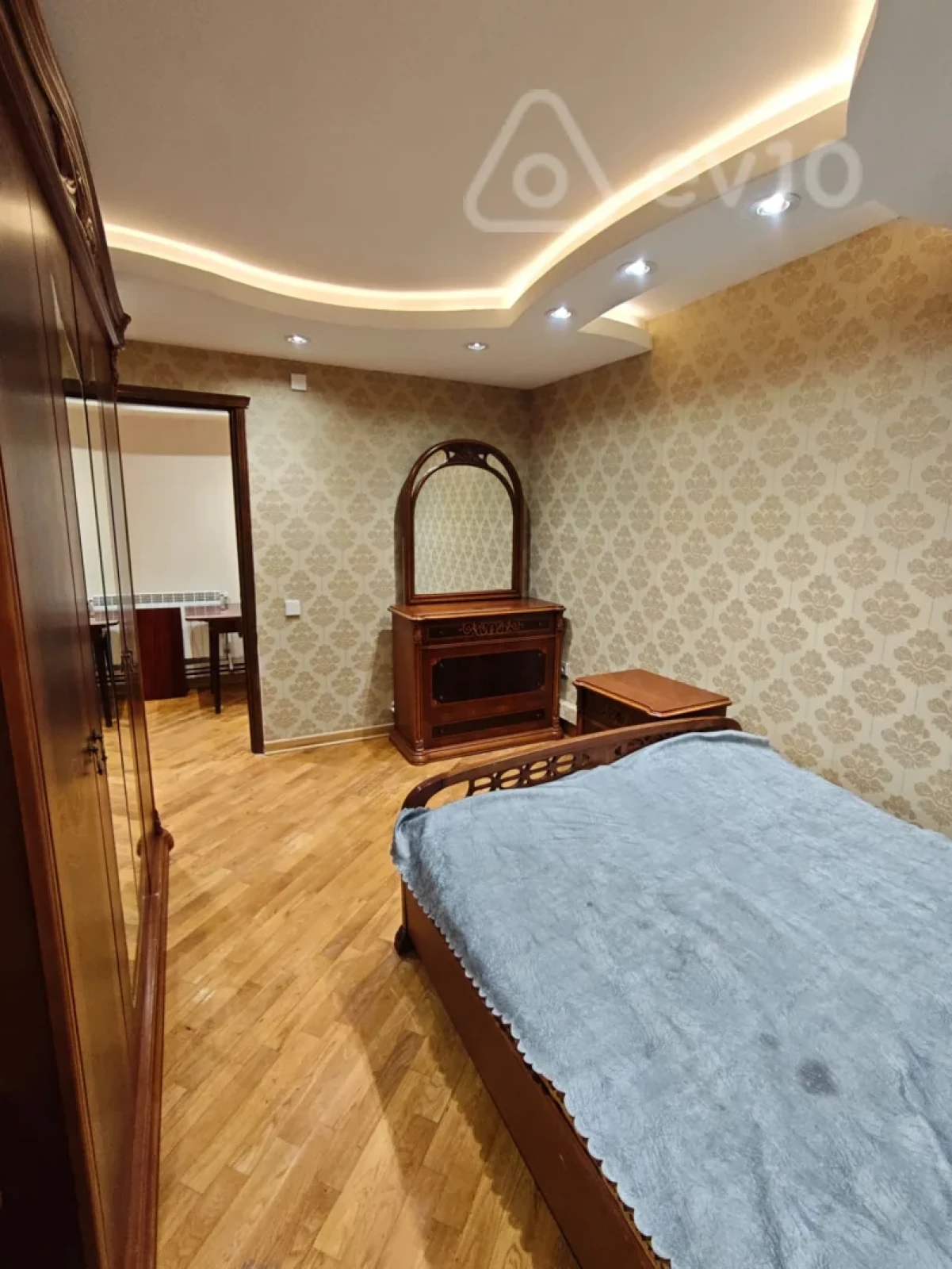 Kirayə verilir 3 otaqlı köhnə tikili 80 m²