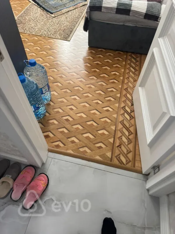 Satılır 3 otaqlı köhnə tikili 115 m²