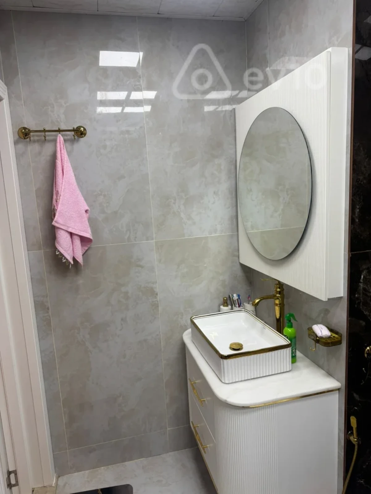 Satılır 3 otaqlı köhnə tikili 115 m²