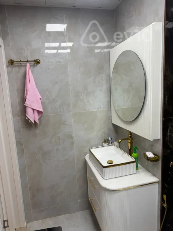 Satılır 3 otaqlı köhnə tikili 115 m²