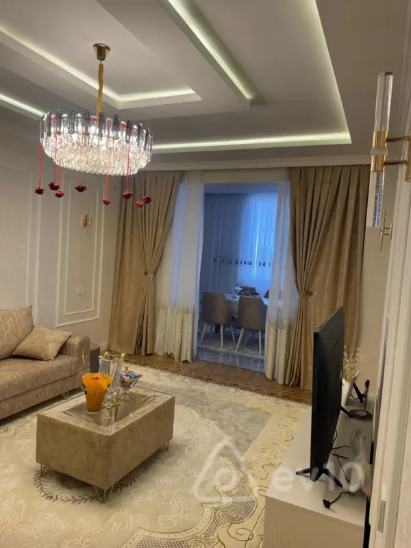 Satılır 3 otaqlı köhnə tikili 115 m²