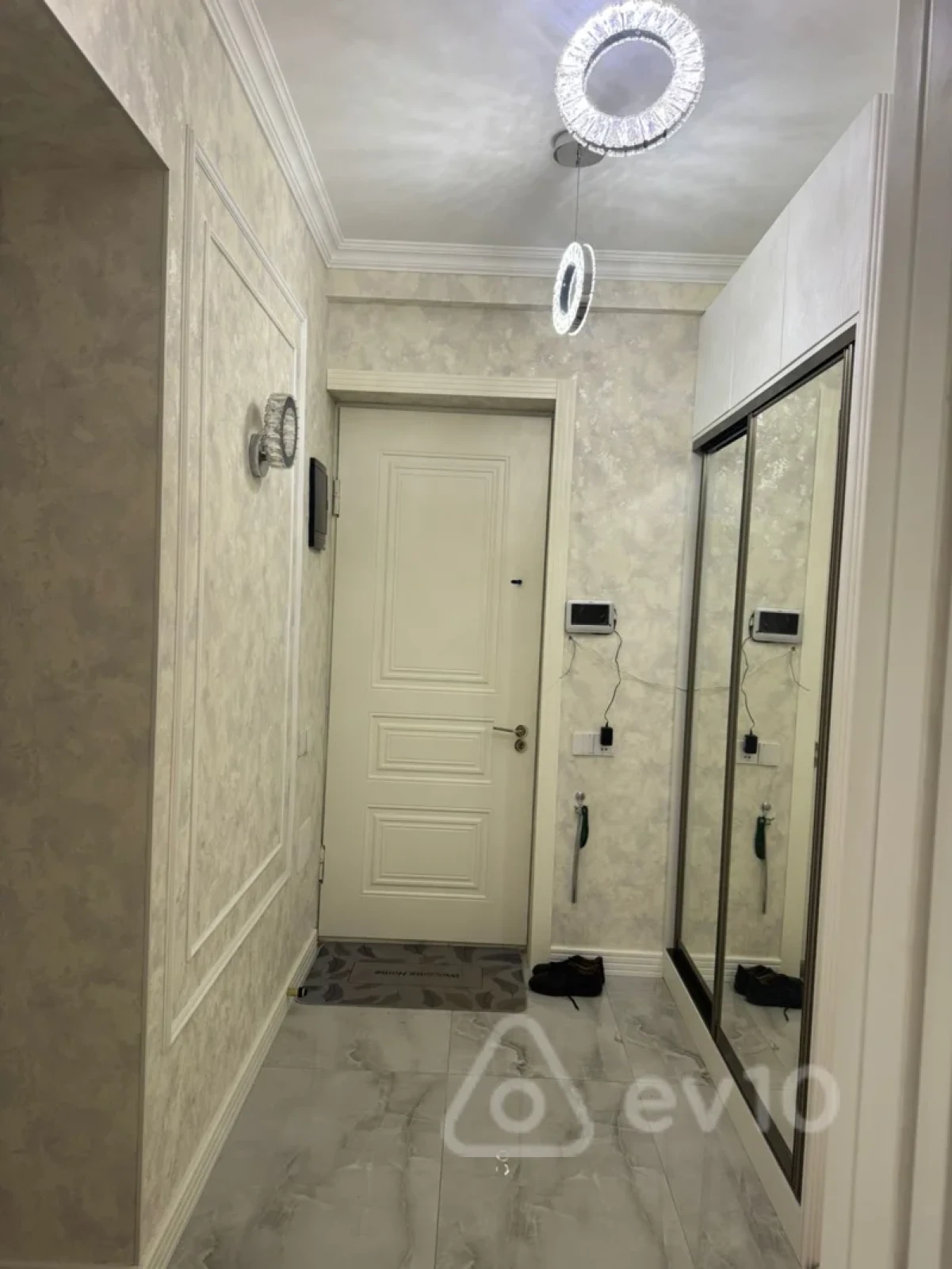 Satılır 3 otaqlı köhnə tikili 115 m²