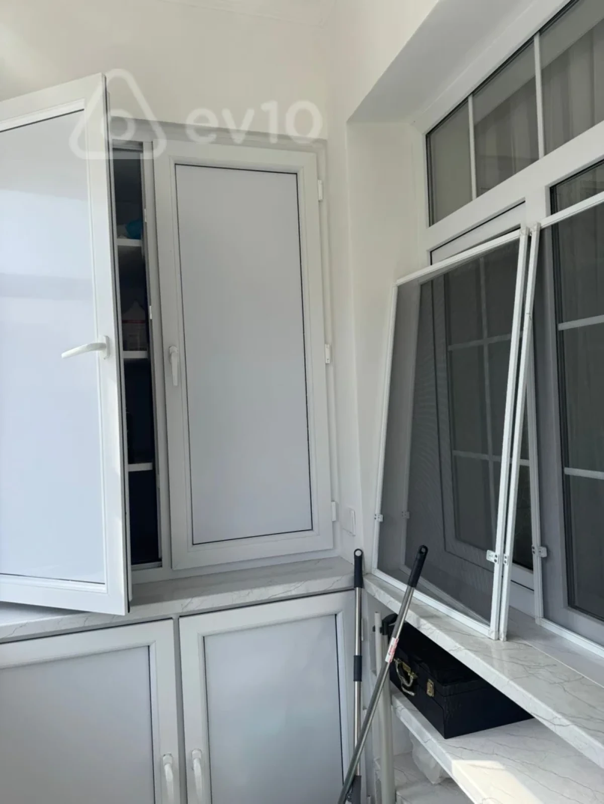 Satılır 3 otaqlı köhnə tikili 115 m²