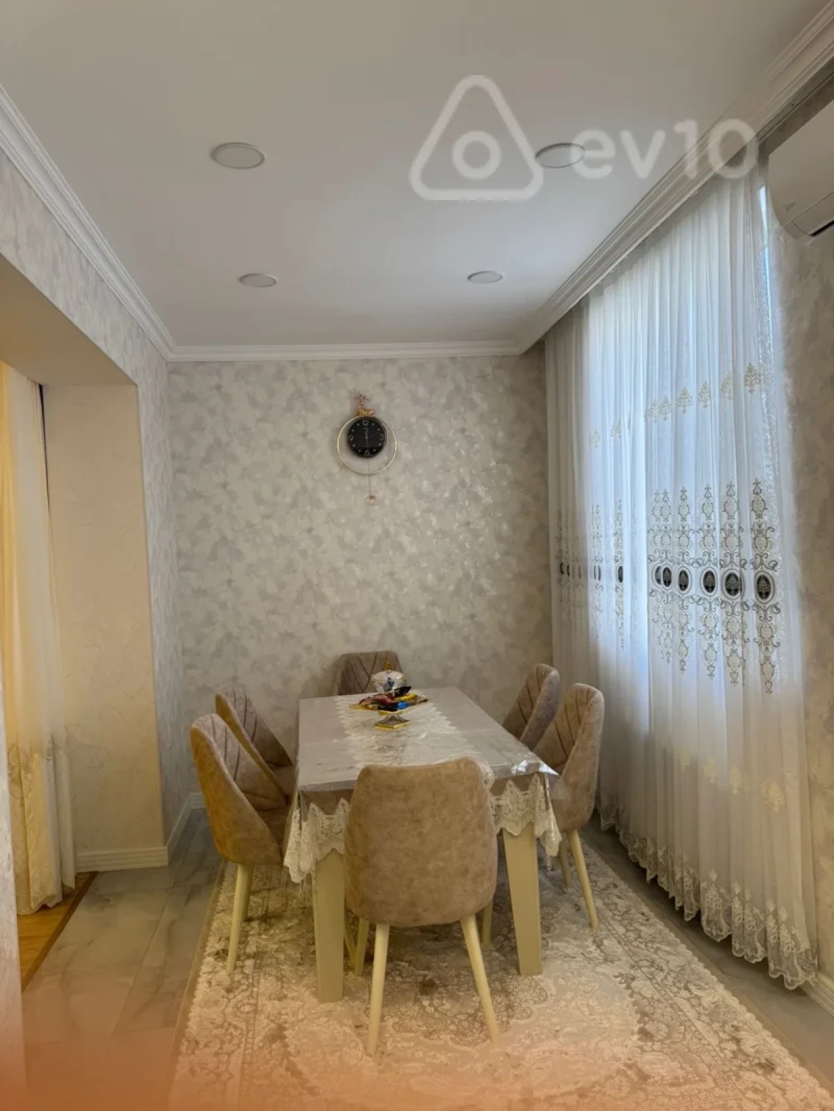 Satılır 3 otaqlı köhnə tikili 115 m²