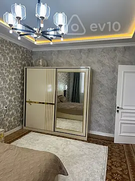 Satılır 3 otaqlı köhnə tikili 115 m²