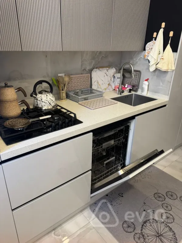 Satılır 3 otaqlı köhnə tikili 115 m²