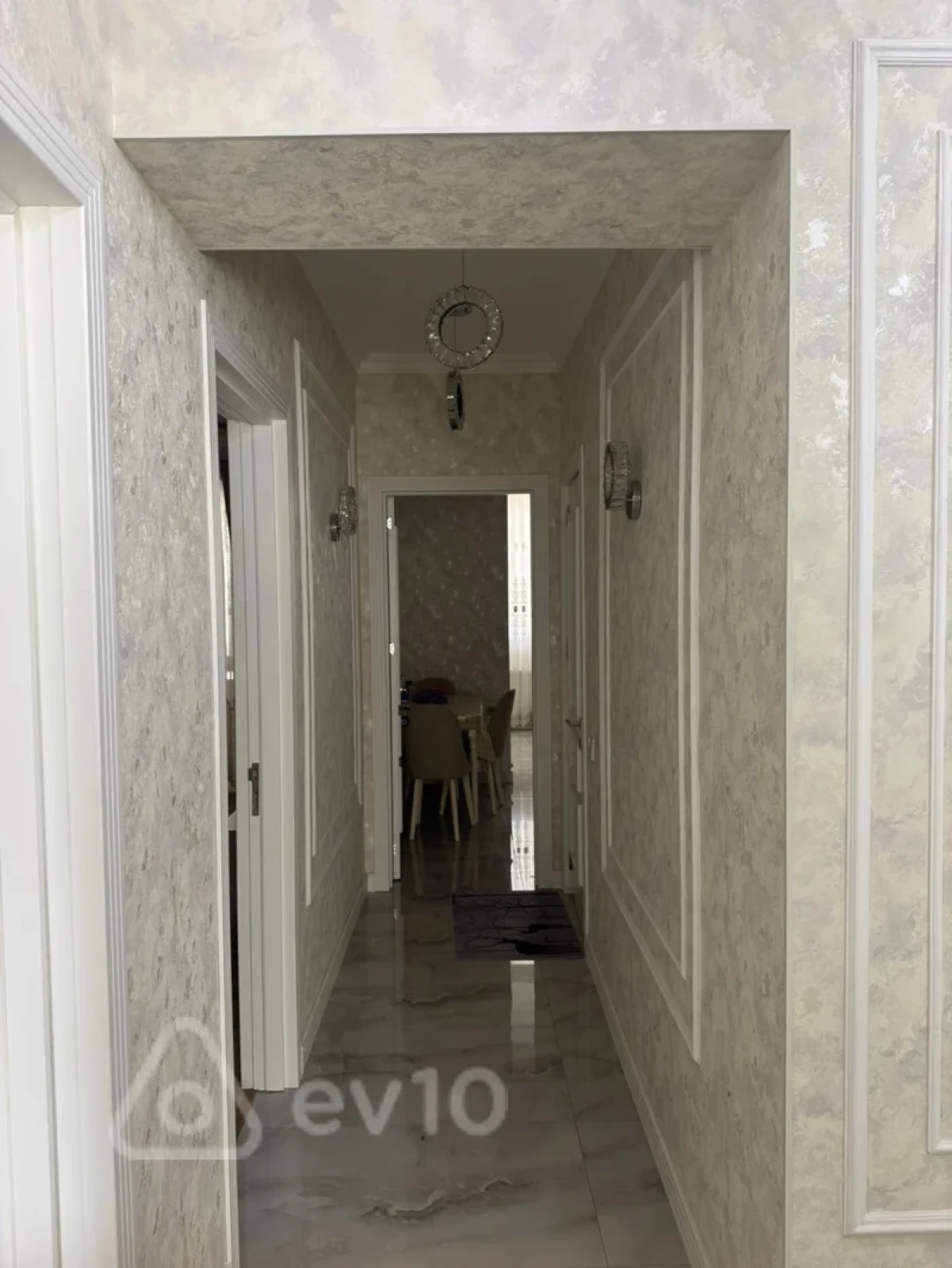 Satılır 3 otaqlı köhnə tikili 115 m²