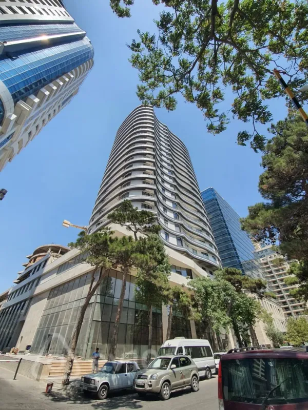 Kirayə verilir 3 otaqlı yeni tikili 75 m²