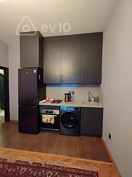 Kirayə verilir 3 otaqlı yeni tikili 75 m²