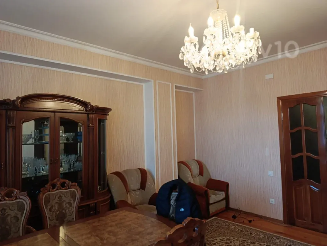 Kirayə verilir 3 otaqlı yeni tikili 142 m²