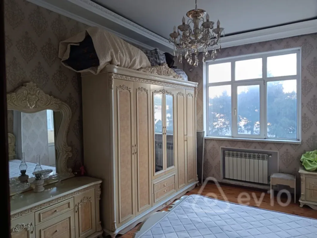 Kirayə verilir 3 otaqlı yeni tikili 142 m²