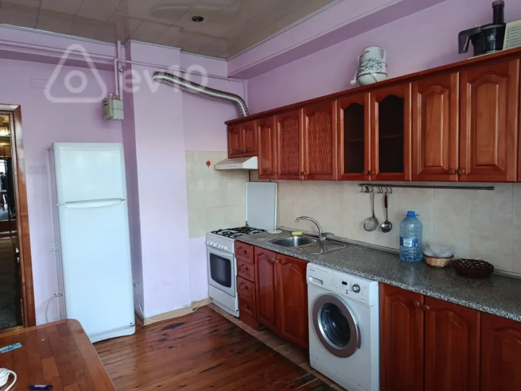 Kirayə verilir 3 otaqlı yeni tikili 142 m²