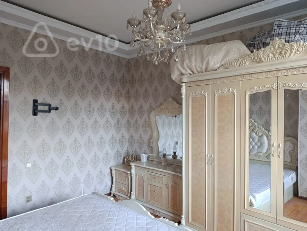 Kirayə verilir 3 otaqlı yeni tikili 142 m²