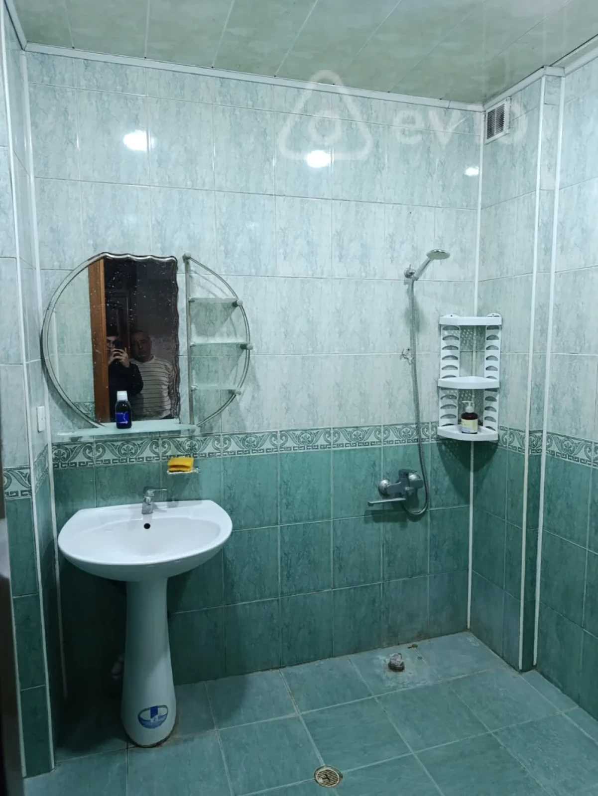 Kirayə verilir 3 otaqlı yeni tikili 142 m²