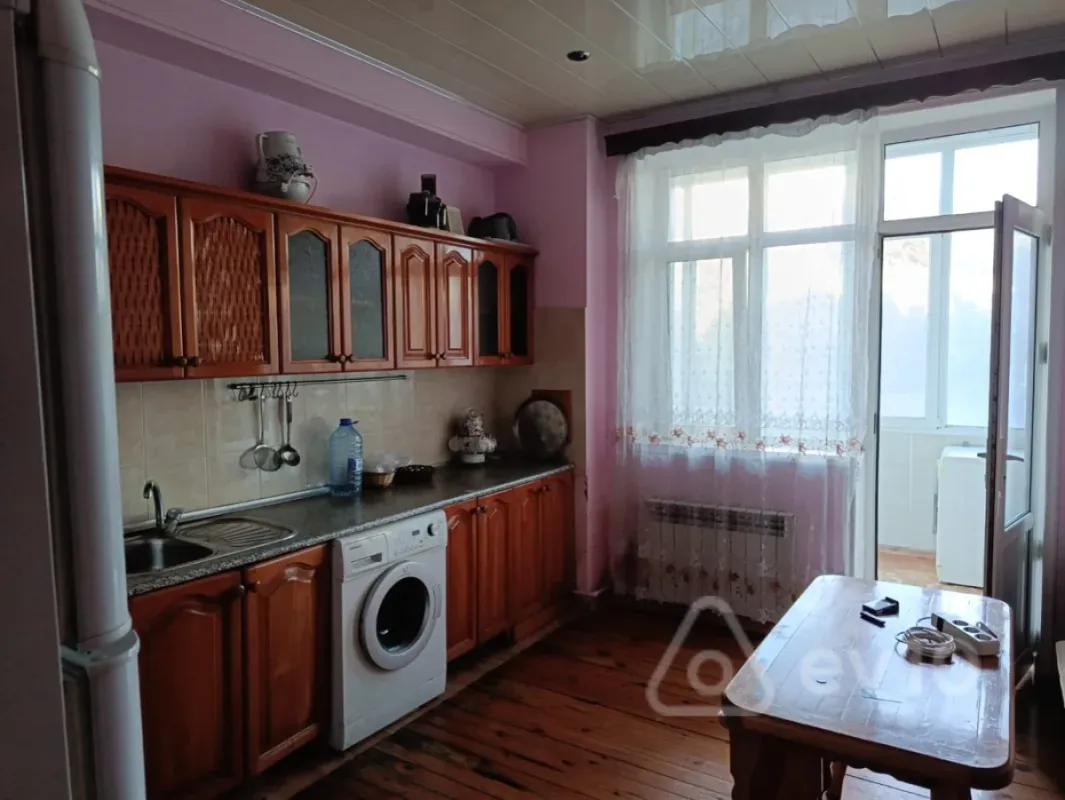 Kirayə verilir 3 otaqlı yeni tikili 142 m²