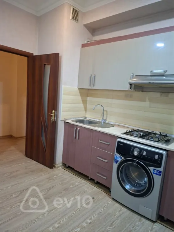 Kirayə verilir 2 otaqlı yeni tikili 80 m²
