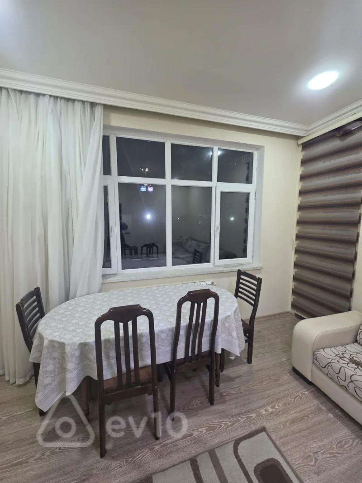 Kirayə verilir 2 otaqlı yeni tikili 80 m²