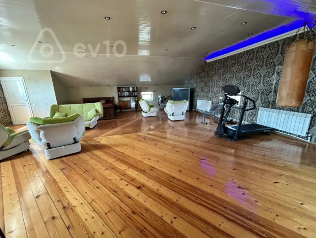 Kirayə verilir 5 otaqlı həyət evi 200 m²