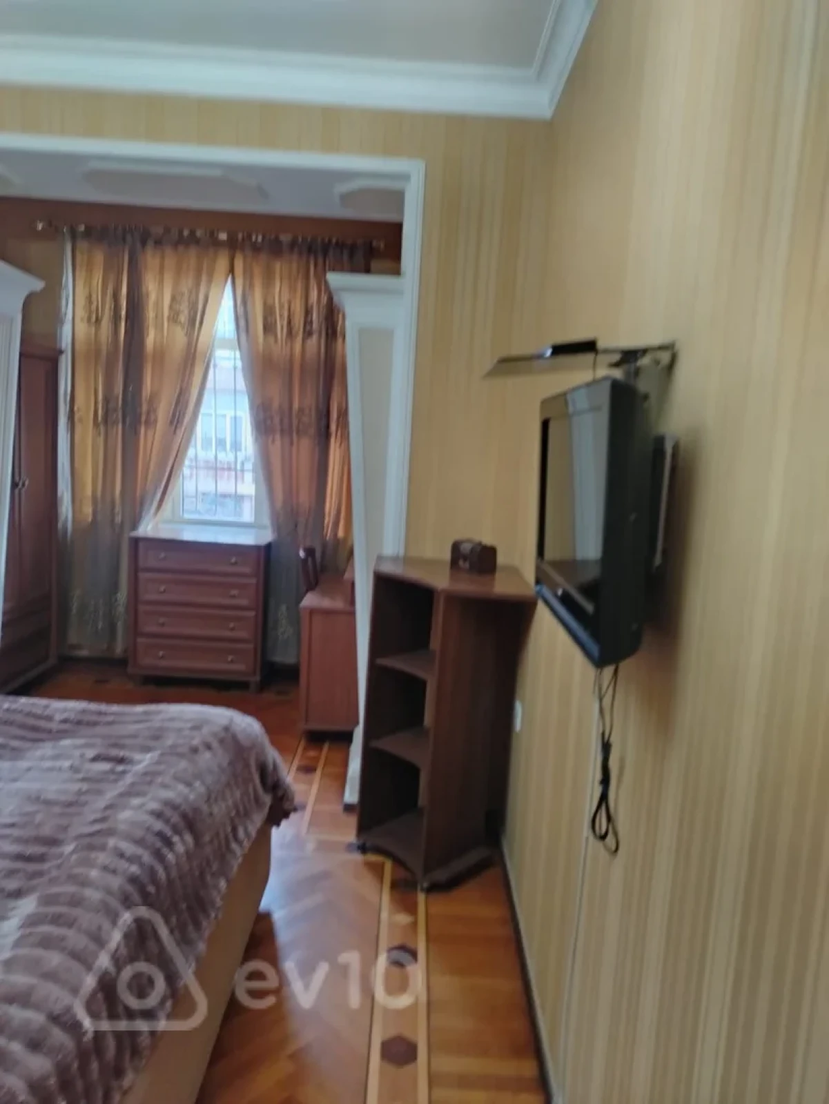 Kirayə verilir 2 otaqlı köhnə tikili 50 m²