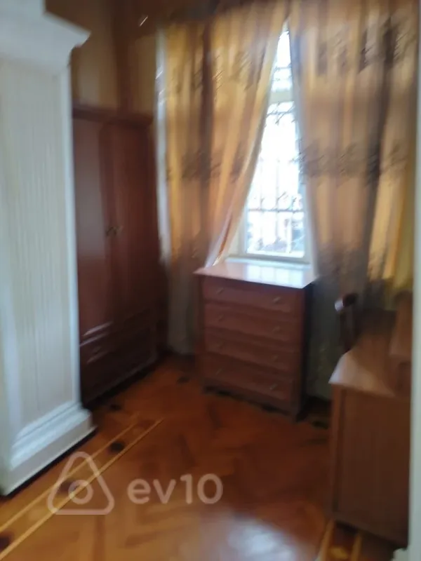 Kirayə verilir 2 otaqlı köhnə tikili 50 m²