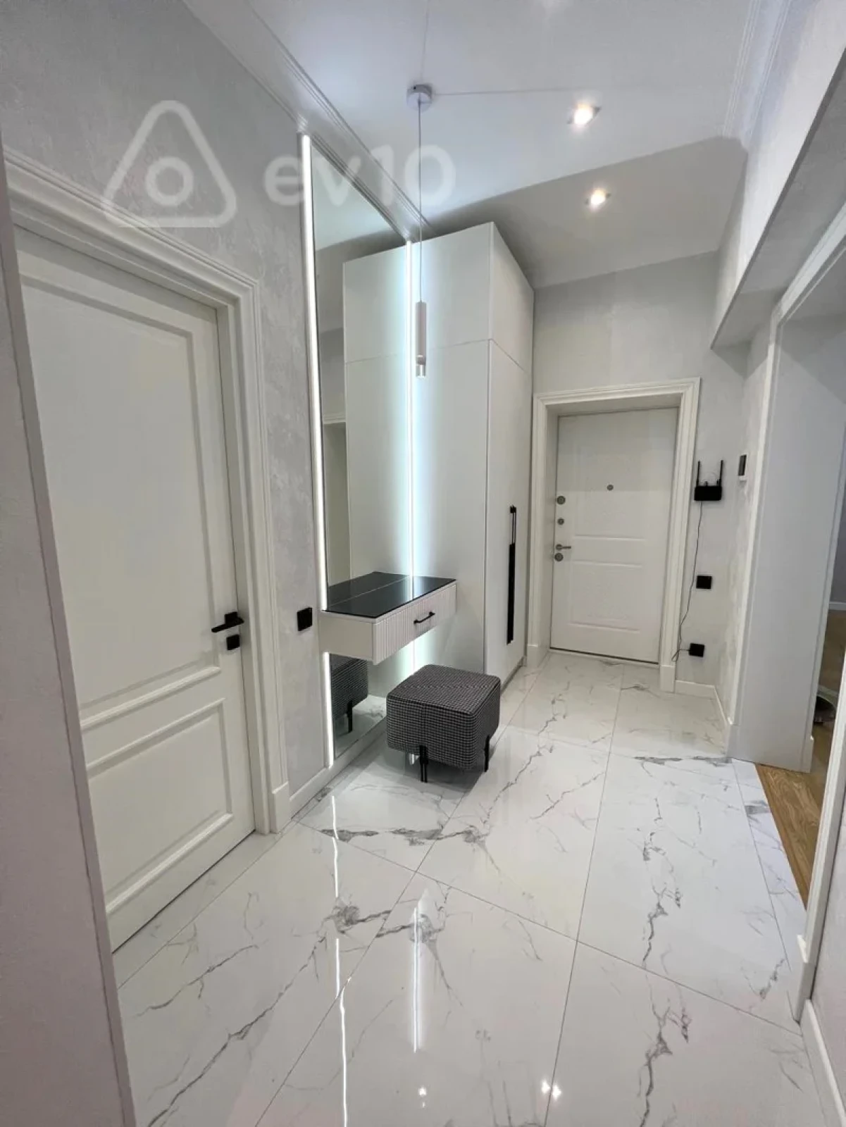 Kirayə verilir 3 otaqlı köhnə tikili 90 m²