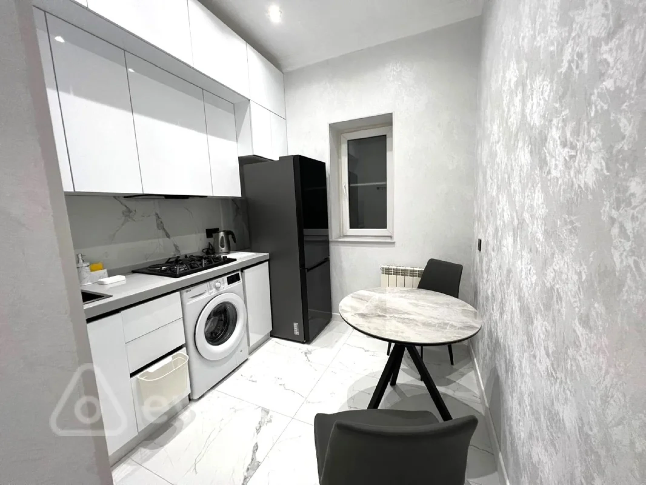Kirayə verilir 3 otaqlı köhnə tikili 90 m²