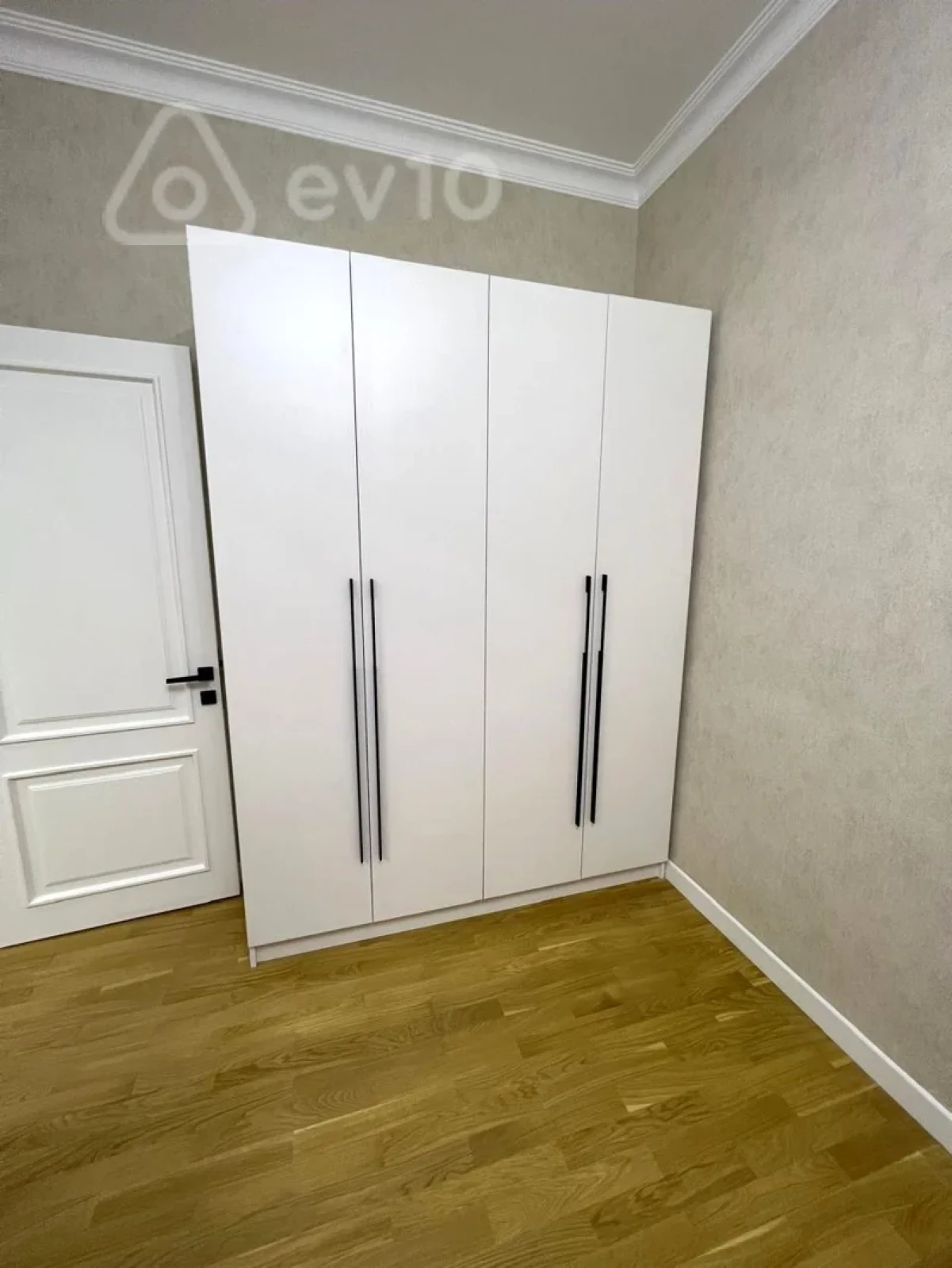 Kirayə verilir 3 otaqlı köhnə tikili 90 m²