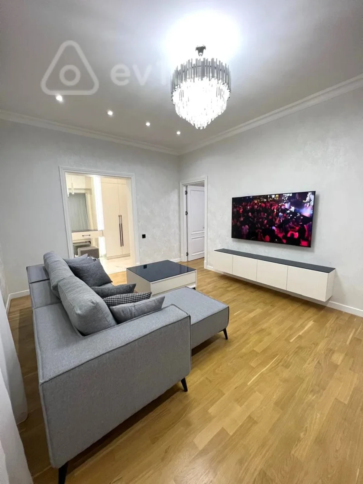 Kirayə verilir 3 otaqlı köhnə tikili 90 m²