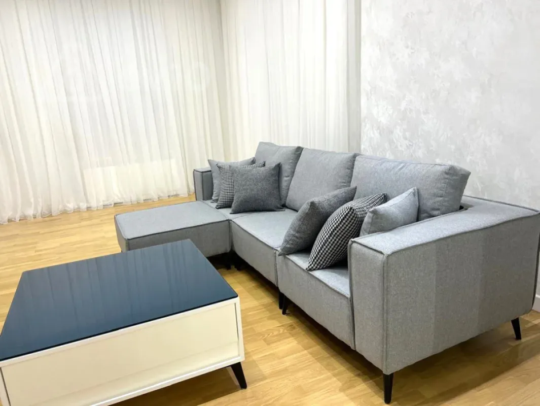 Kirayə verilir 3 otaqlı köhnə tikili 90 m²