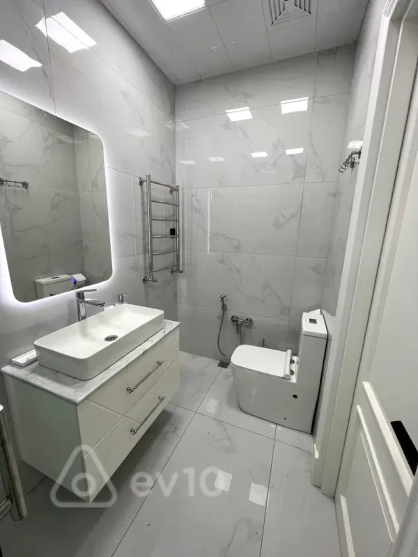 Kirayə verilir 3 otaqlı köhnə tikili 90 m²