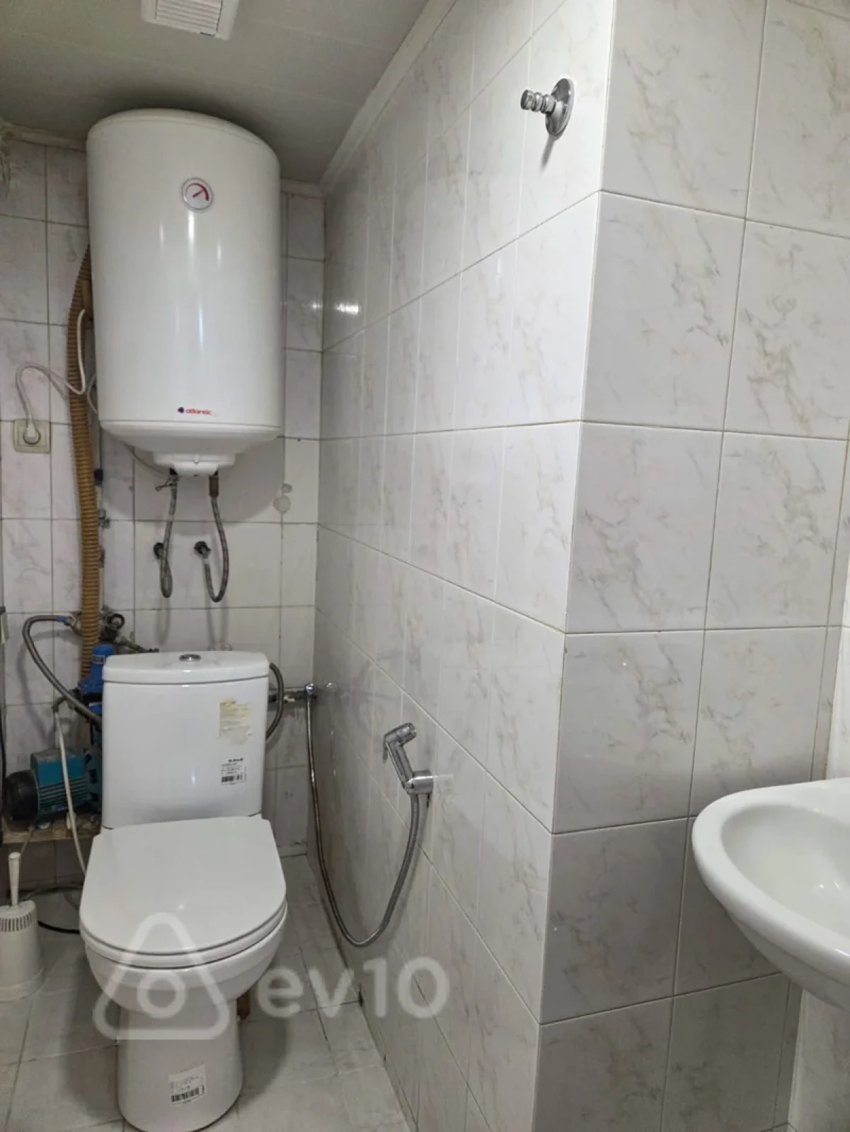 Kirayə verilir 2 otaqlı köhnə tikili 70 m²