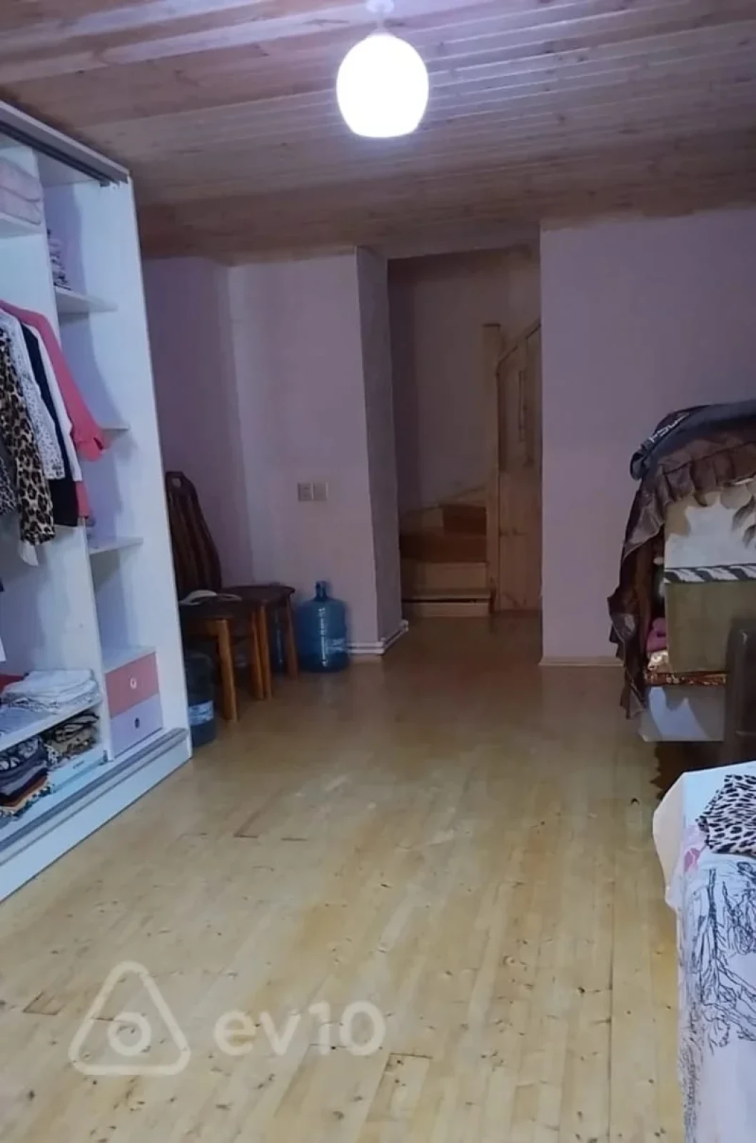 Kirayə verilir 2 otaqlı köhnə tikili 60 m²