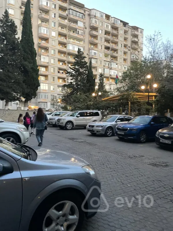 Kirayə verilir 2 otaqlı yeni tikili 75 m²