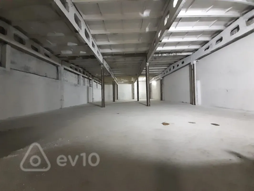 Kirayə verilir mənzil 800 m²