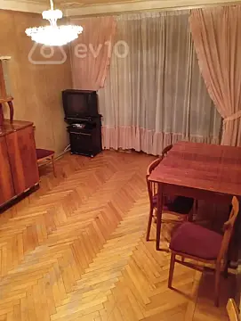 Satılır 1 otaqlı köhnə tikili 32 m²